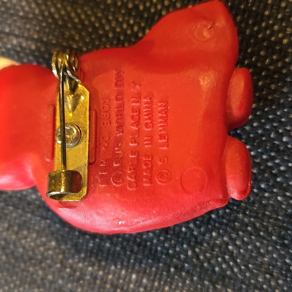 Cute devil pin - Picture 3 of 3